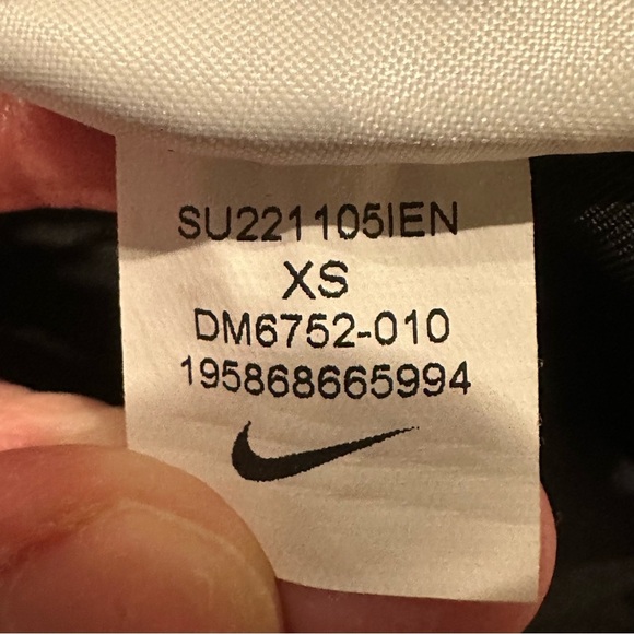 Nike Women's Swoosh Woven Easy Shorts Black Size XS DM6752-010 - Picture 9 of 9